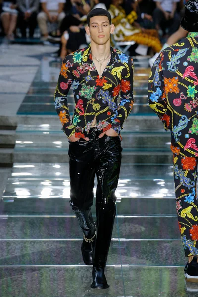 Look 47